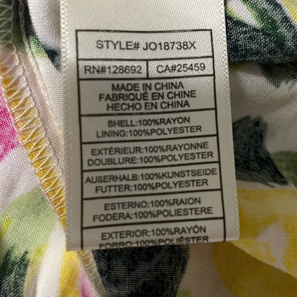 NWT Steve Madden Challis Midi Dress in a Grapefruit Print. Size X-Small - Picture 8 of 9